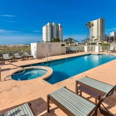 Grand Beach 302