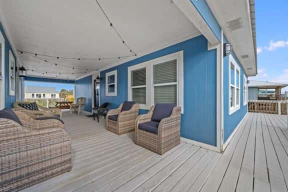 Captain's Cabin 3207 - Image 1