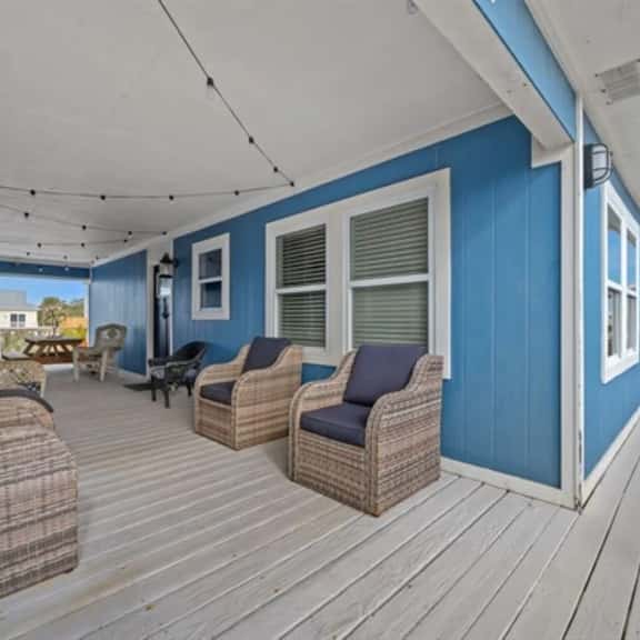 Captain's Cabin 3207 - Image 1